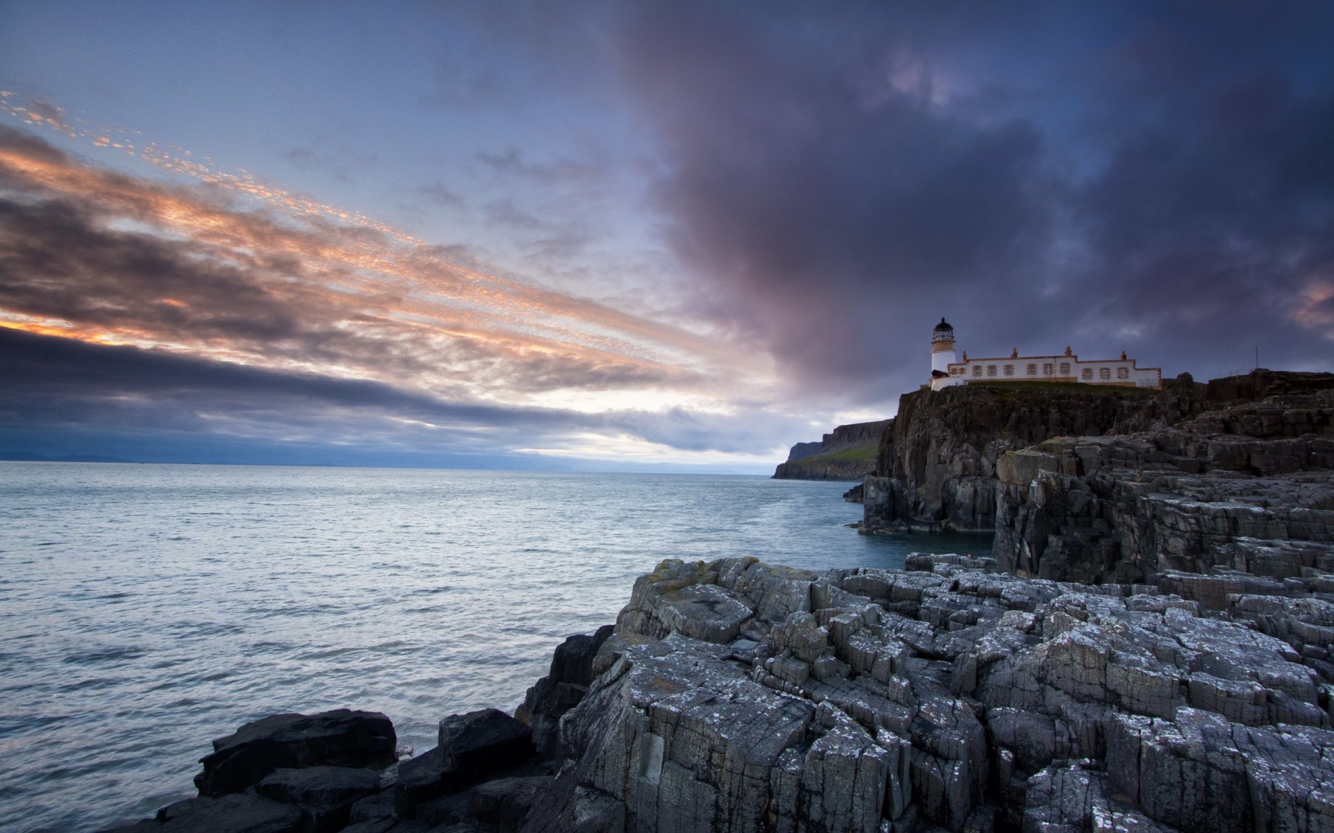 neist phare île de skye phare mer coucher de soleil