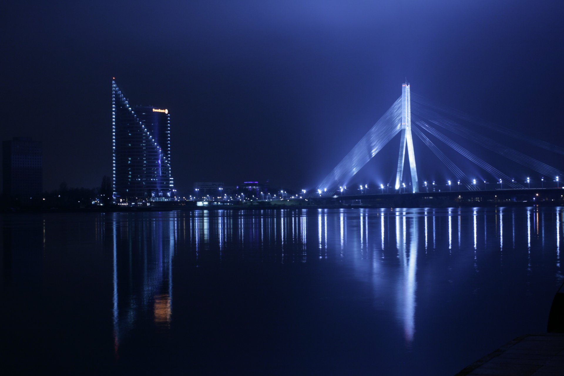 riga pont nuit staro riga lanternes eau