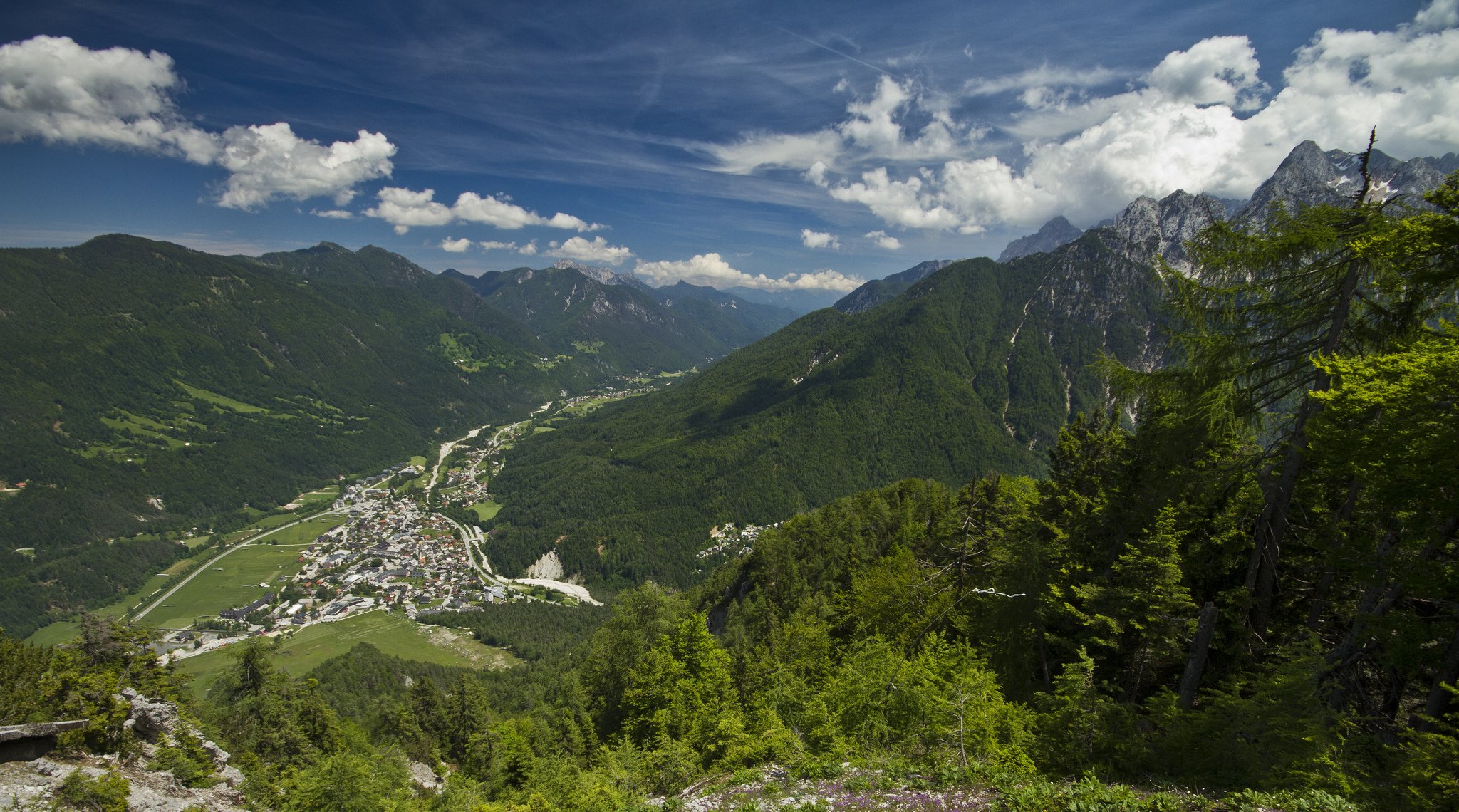 kranjska gora slowenien kranjska gora tal stadt panorama berge