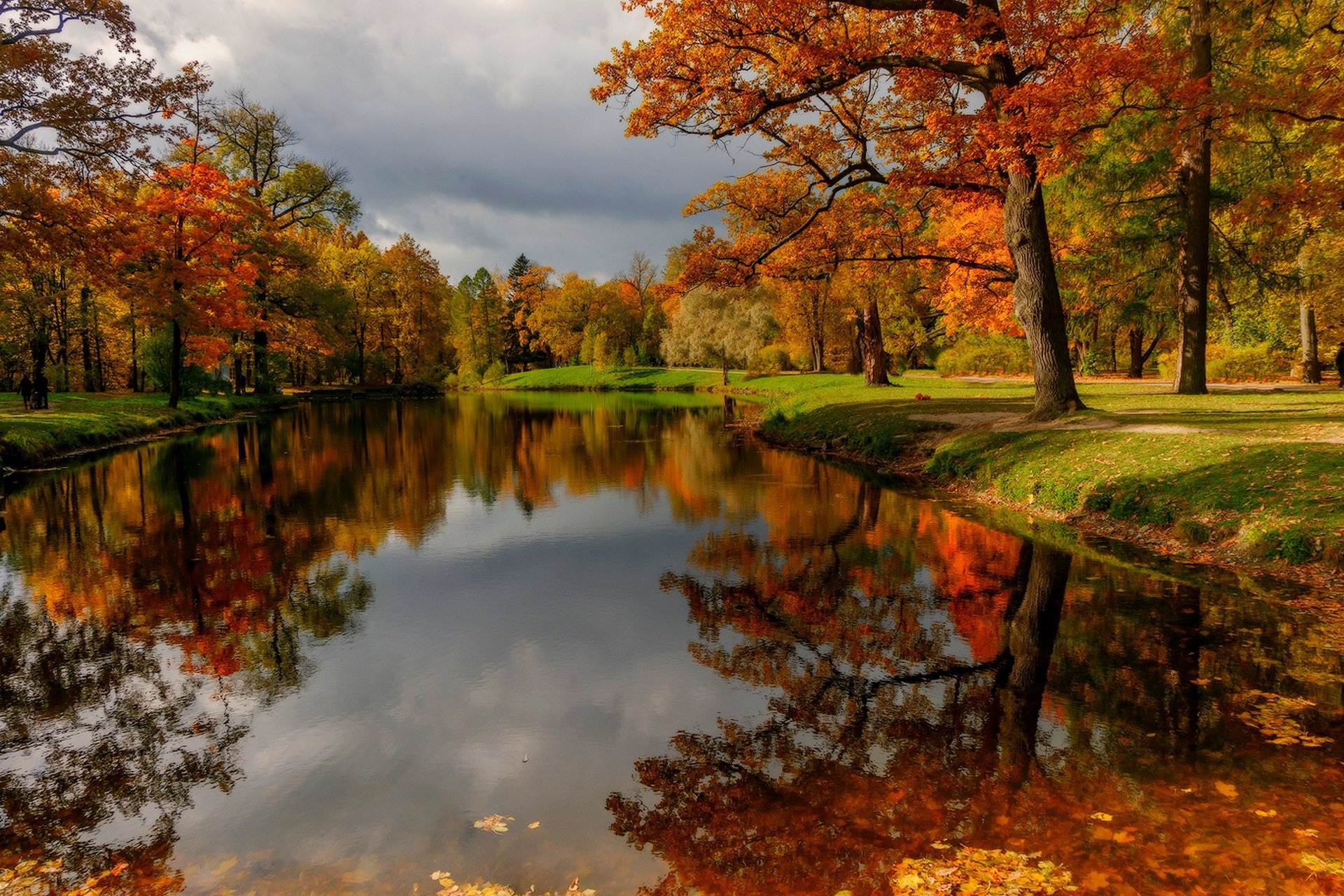 nature sky clouds river water forest park trees leaves colorful autumn fall colors walk mountain