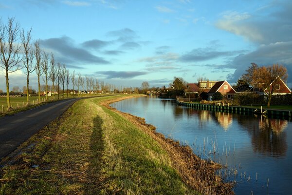 Dutch village next to the canal