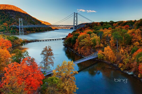 Herbstlandschaft Bäume Brücke Fluss