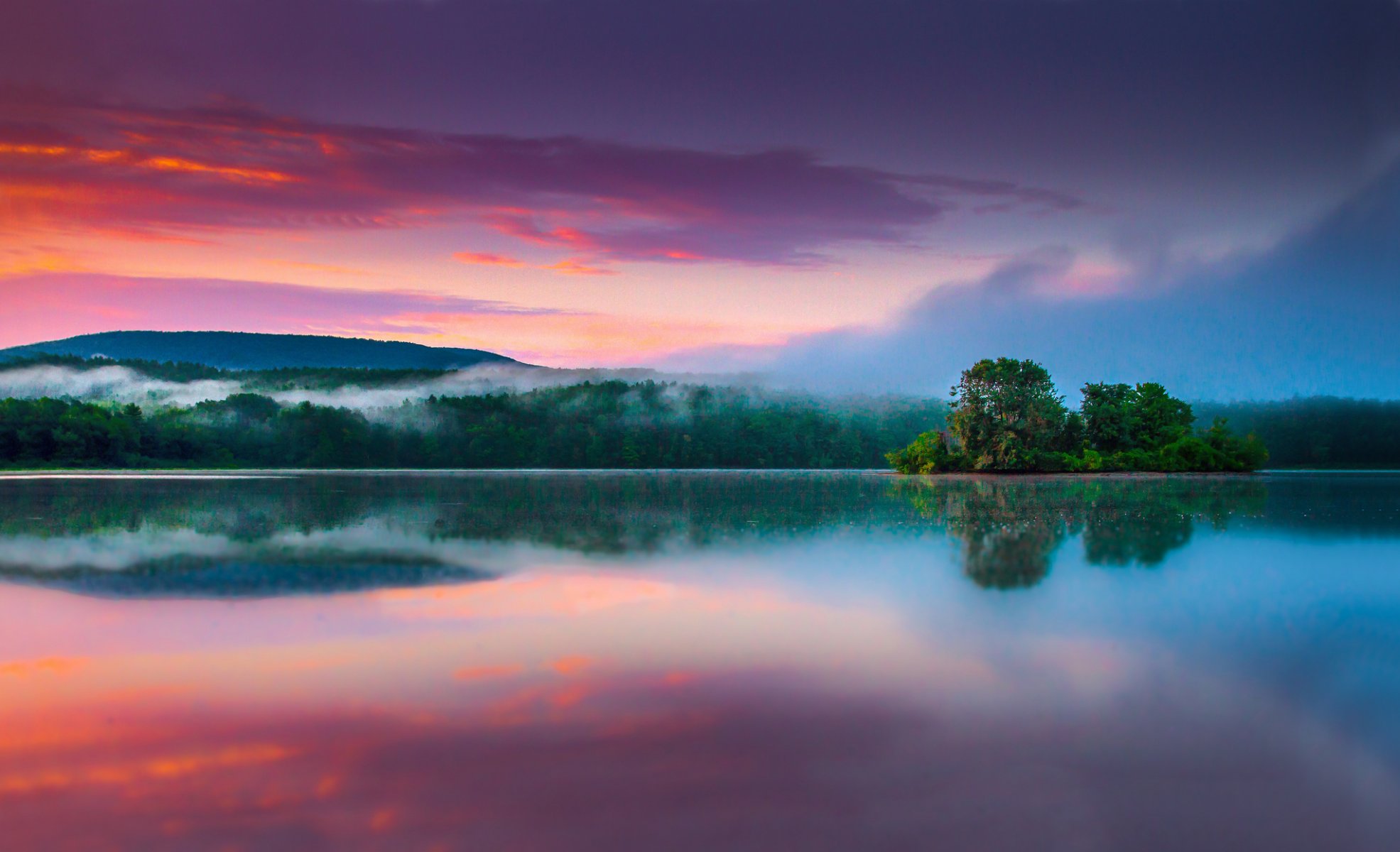 tomhannock reservoir melrose new york . sunrise