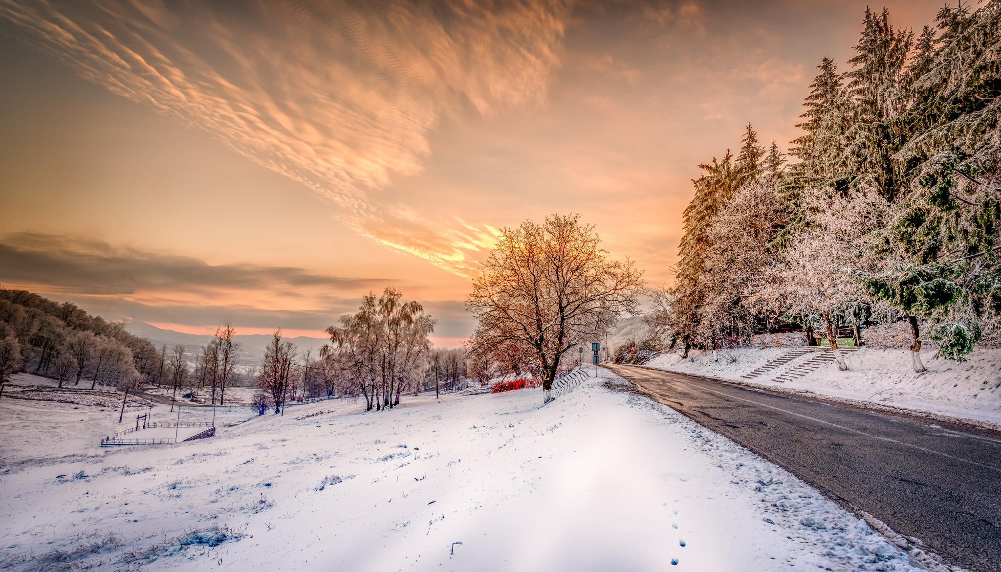 landschaft winter schnee straße bäume himmel sonnenuntergang