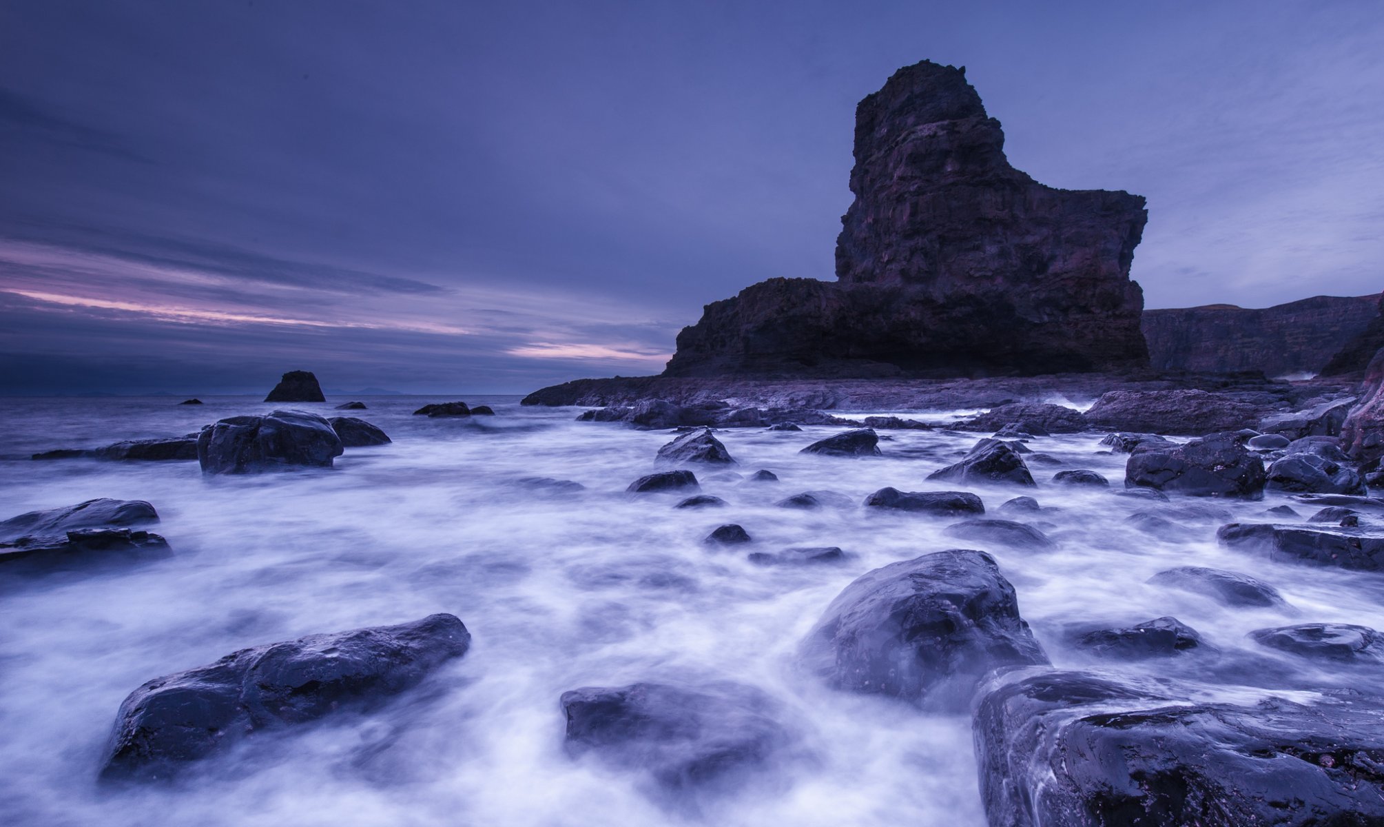 united kingdom scotland gulf beach stones rock night lilac purple sky landscape