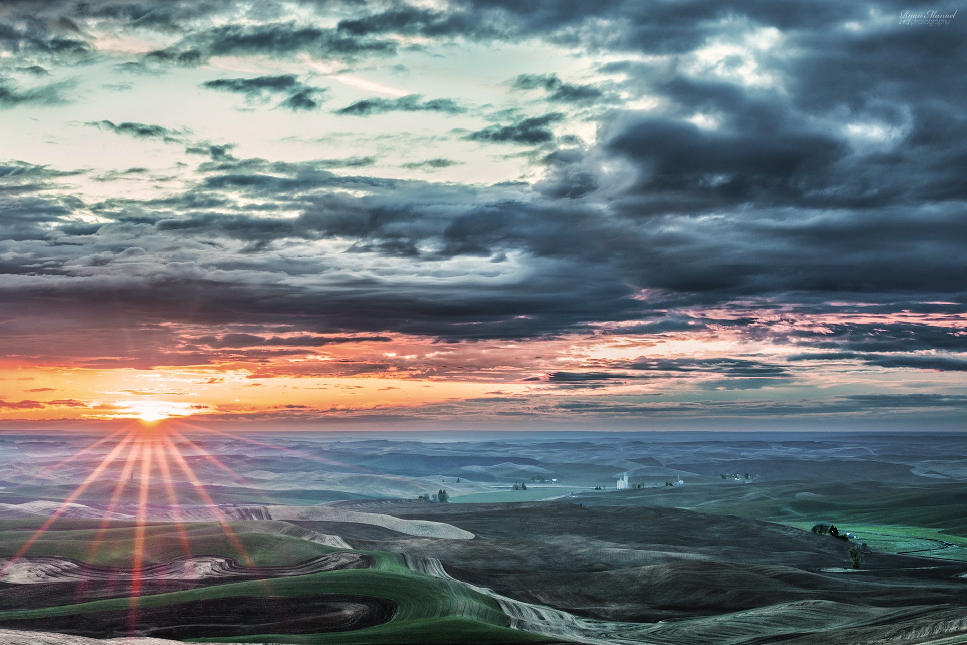 collines champs horizon soleil aube nuages