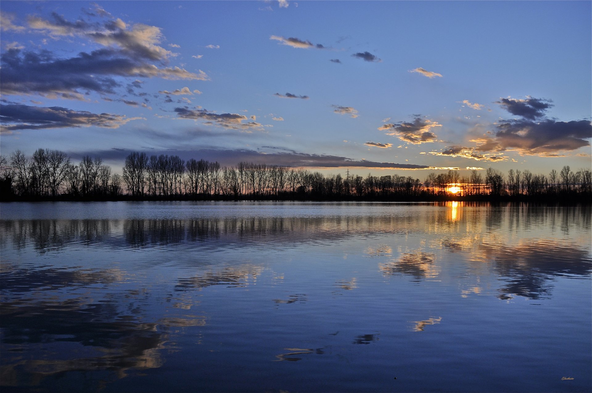 lago tramonto sera riflessione