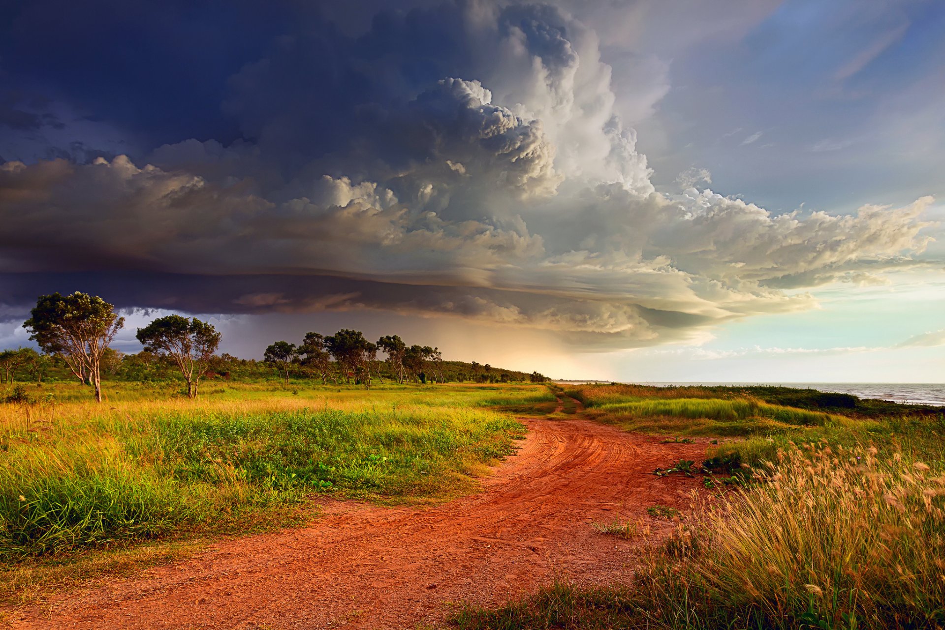 australia tormenta nubes cielo nubes ciclón costa carretera