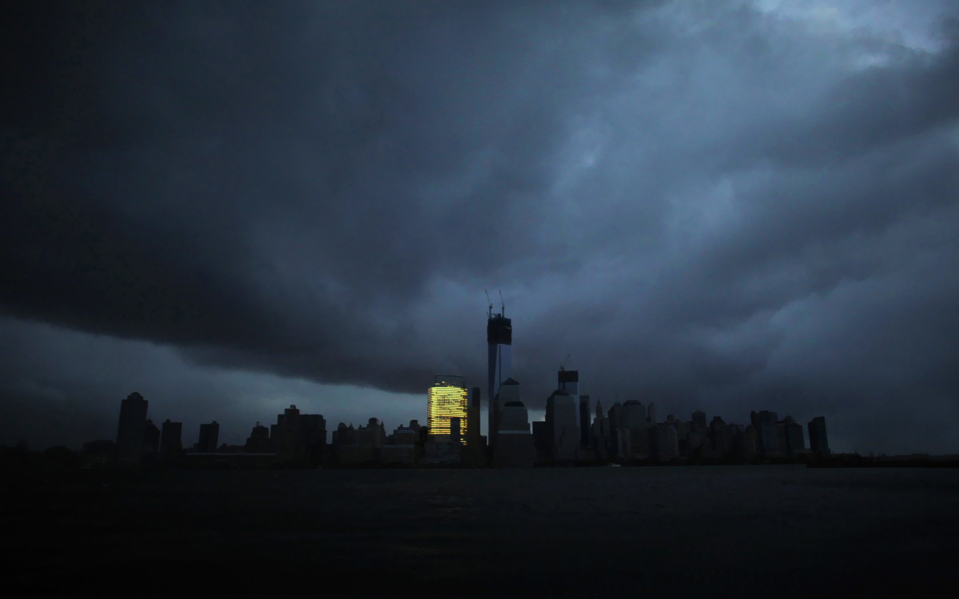 new york ville blackout apocalypse île ouragan nuages nuageux