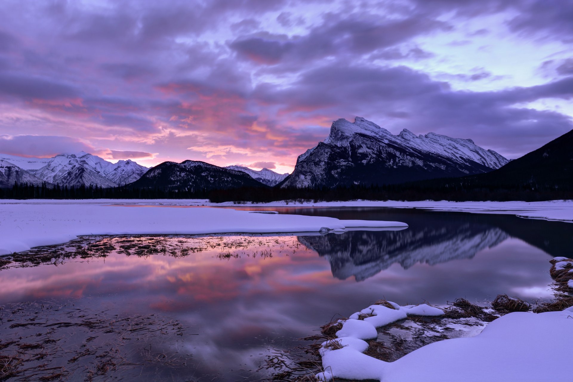 canada alberta parco nazionale banff montagne lago cielo nuvole riflessione mattina alba