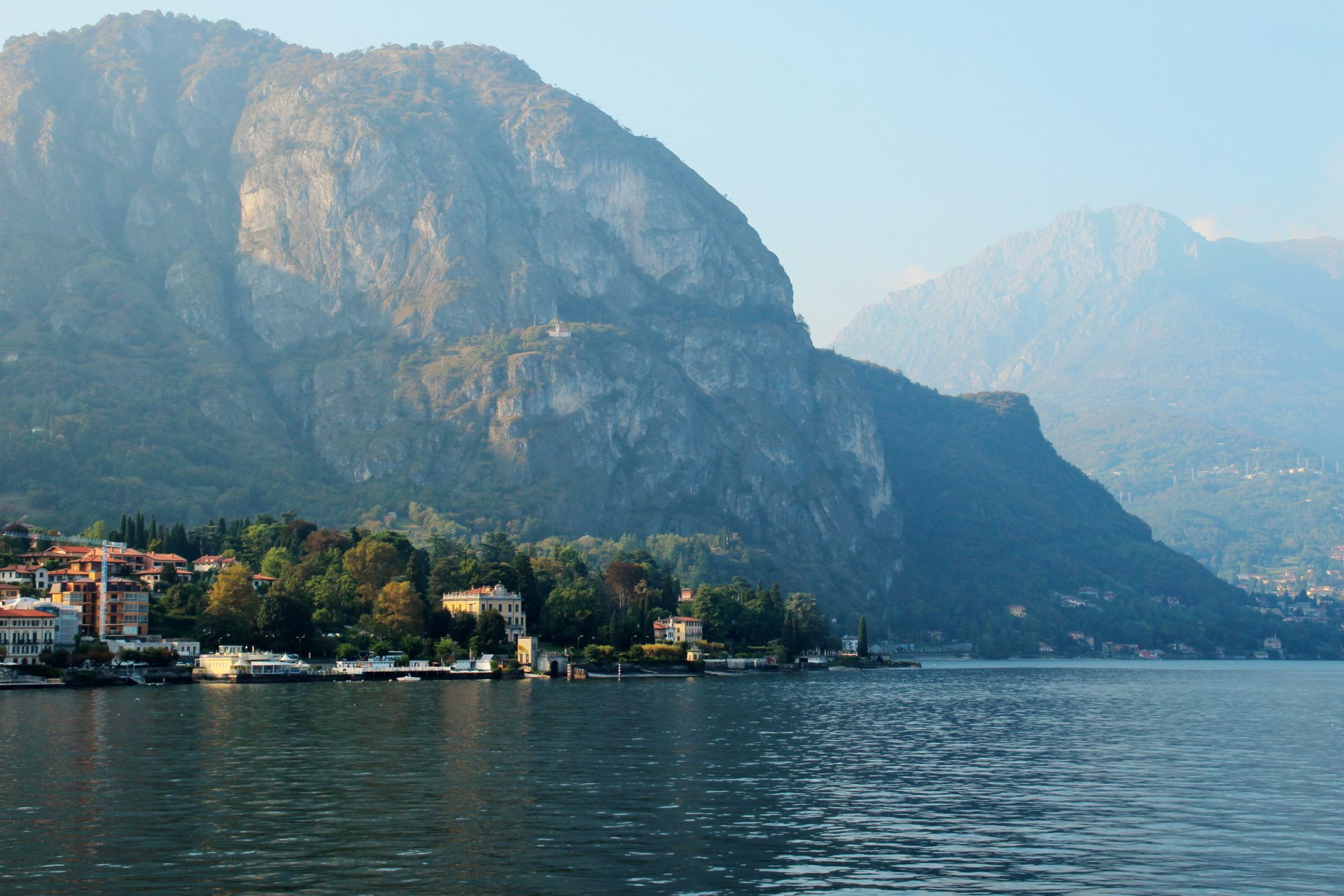 italia lombardia griante rocce montagne case