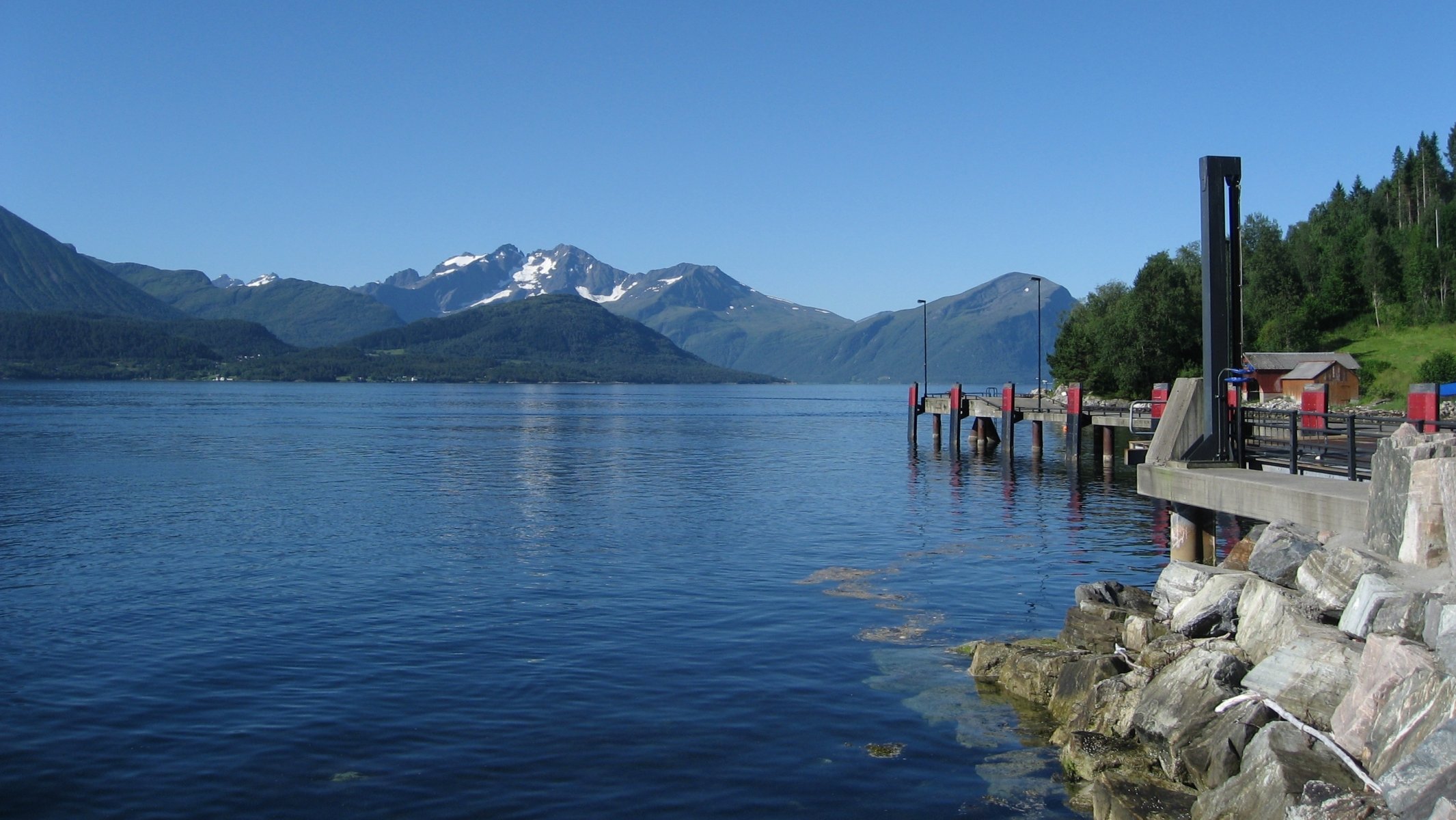 eyvind sætre noruega lago agua montañas cielo