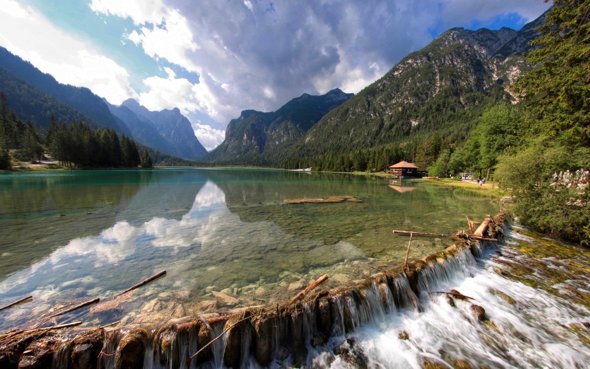 see berge hütte wald steine landschaft natur foto