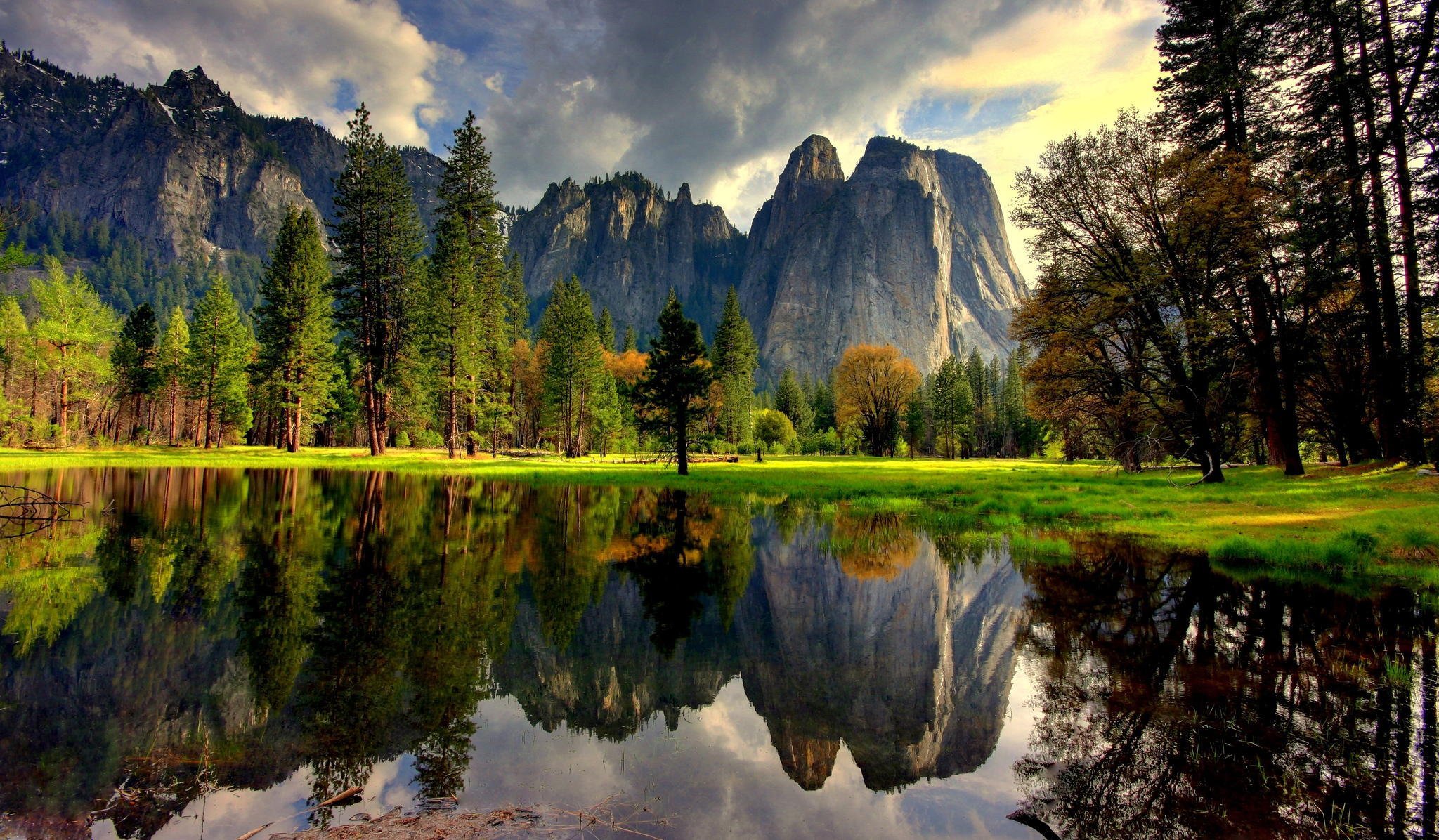 yosemite national park usa yosemite kalifornien see wasser reflexion bäume berge natur