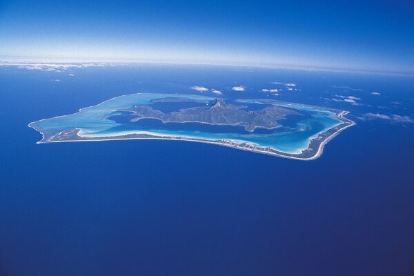 The island from a height of flight