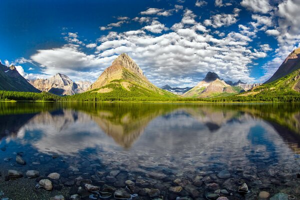 Glacier Mountain National Park and the sea are so beautiful to take a picture here