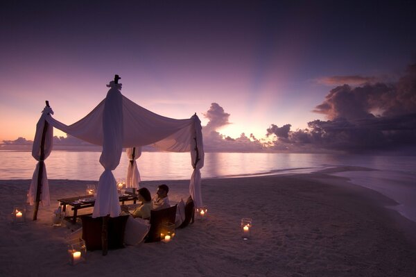 Soirée romantique au bord de la mer