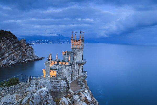 Nido de dastochkino en Crimea en el fondo del mar