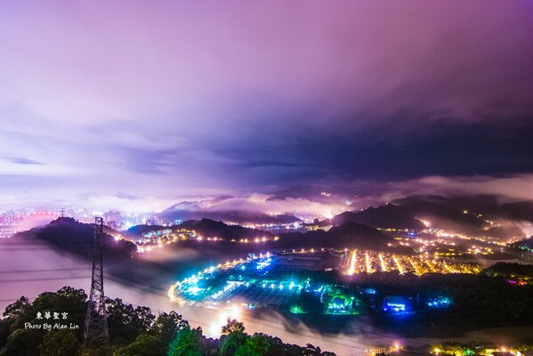 Lichter von Taiwan. Die Lichter einer schönen Stadt