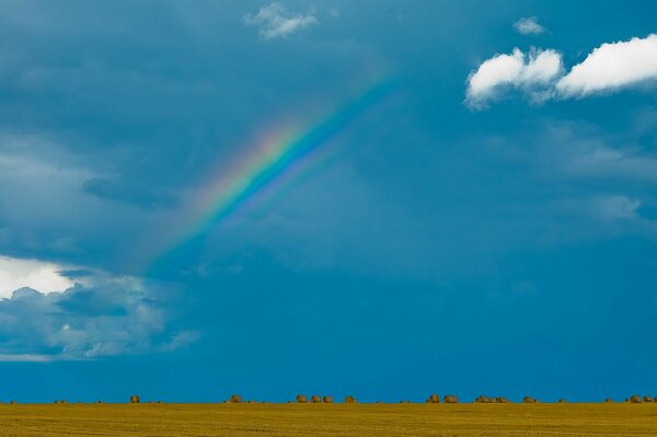 Sommerhimmel nach Regen