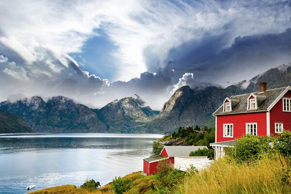 Maison en Norvège au bord d un lac de montagne