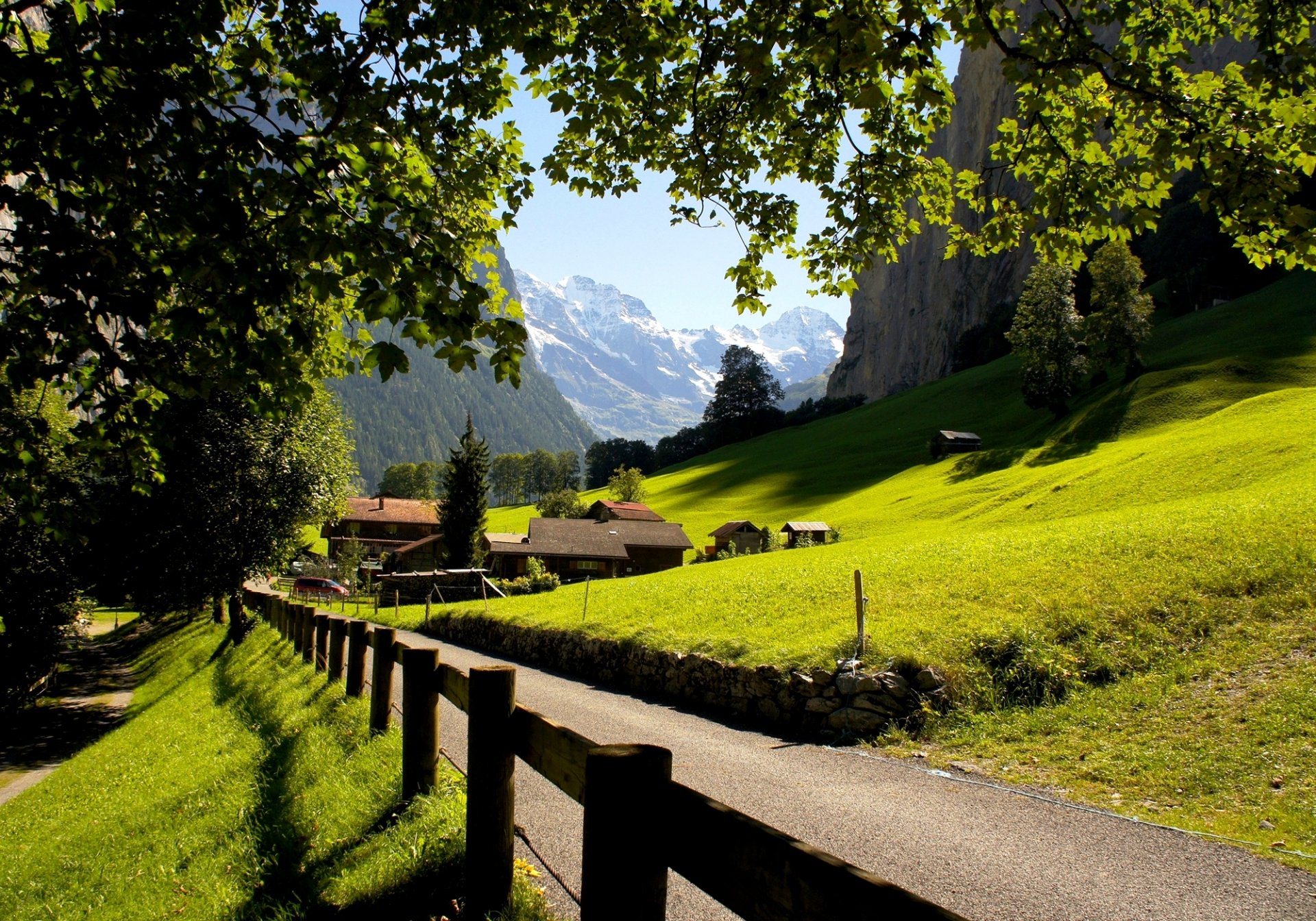 camping jungfrau lauterbrunnen suiza lauterbrunnen jungfrau ciudad montañas alpes