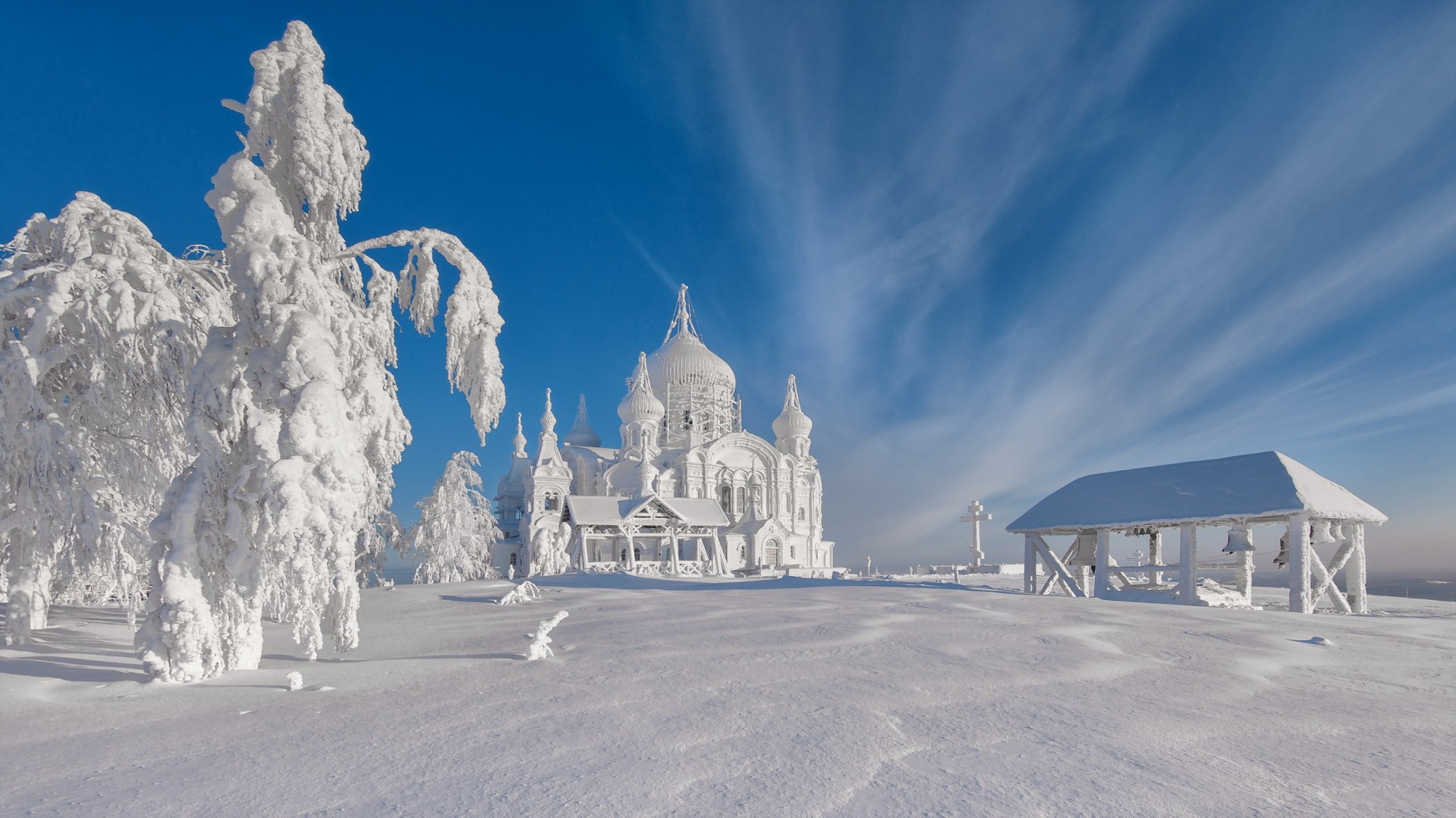 monastero di belogorsk inverno neve