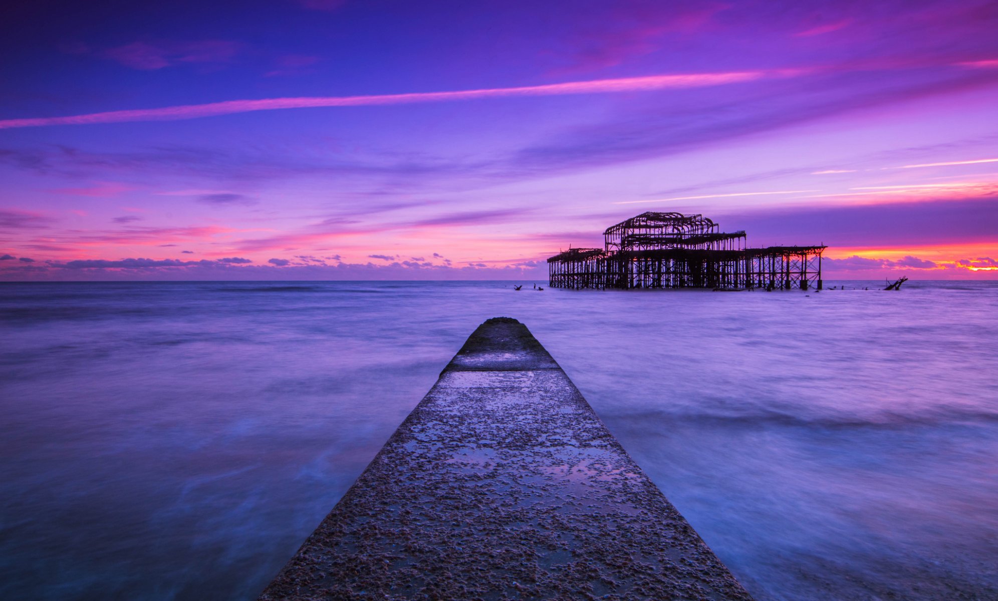 royaume-uni angleterre brighton jetée mer détroit côte soir coucher de soleil bleu lilas ciel nuages