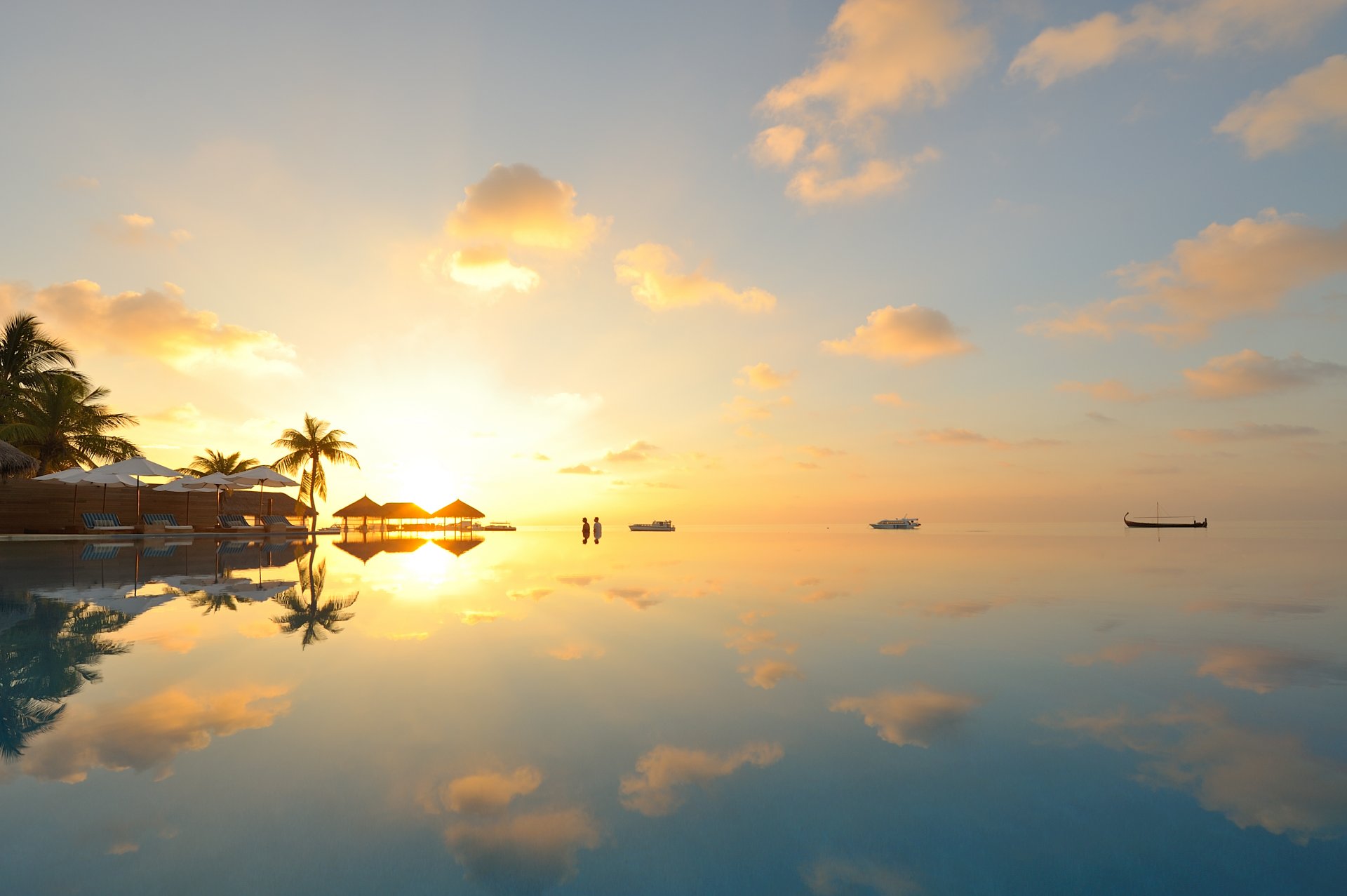 maldives coucher de soleil nuages bateau horizon