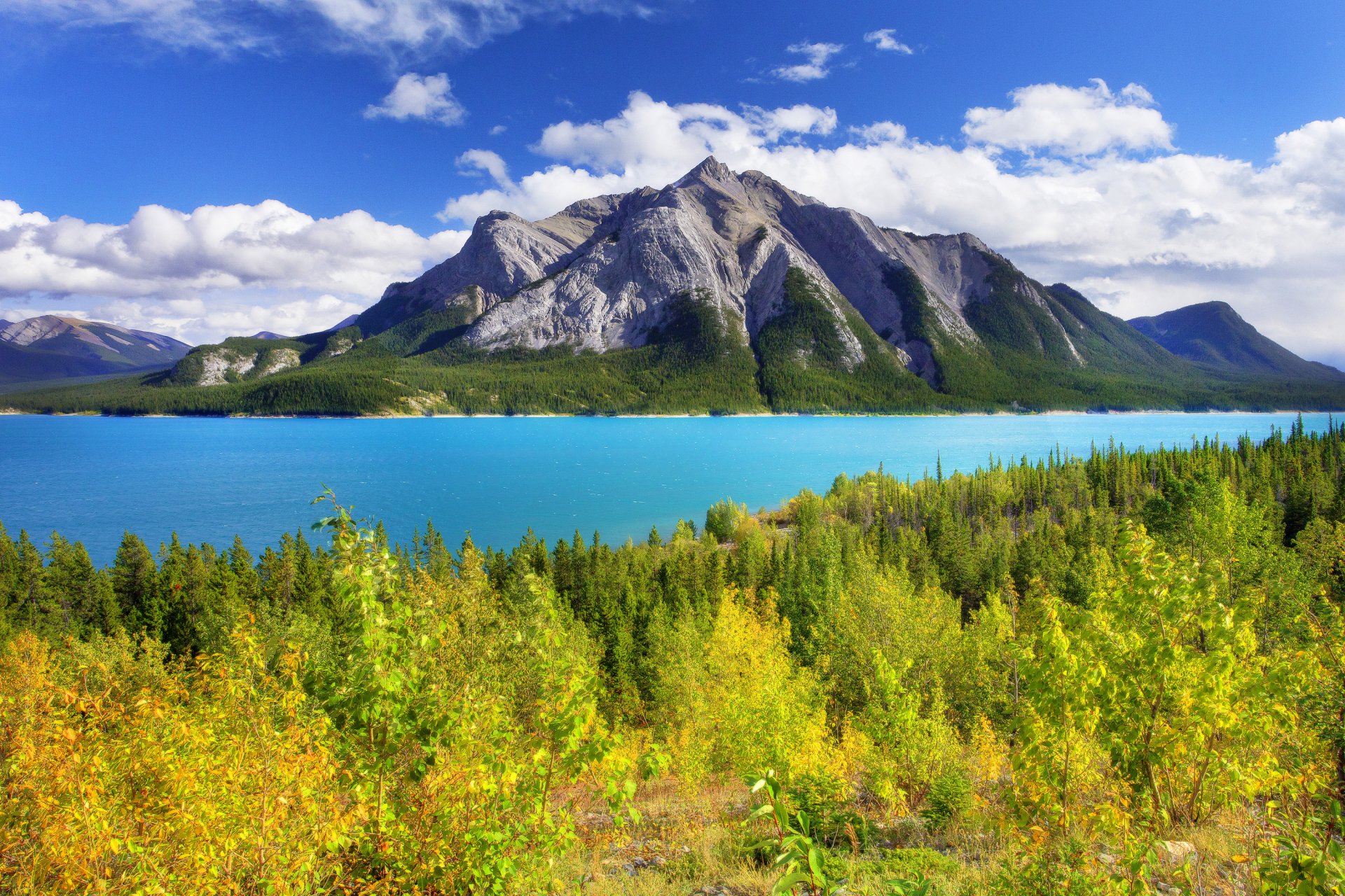 abraham alberta canadá cielo montañas lago bosque árboles otoño hojas