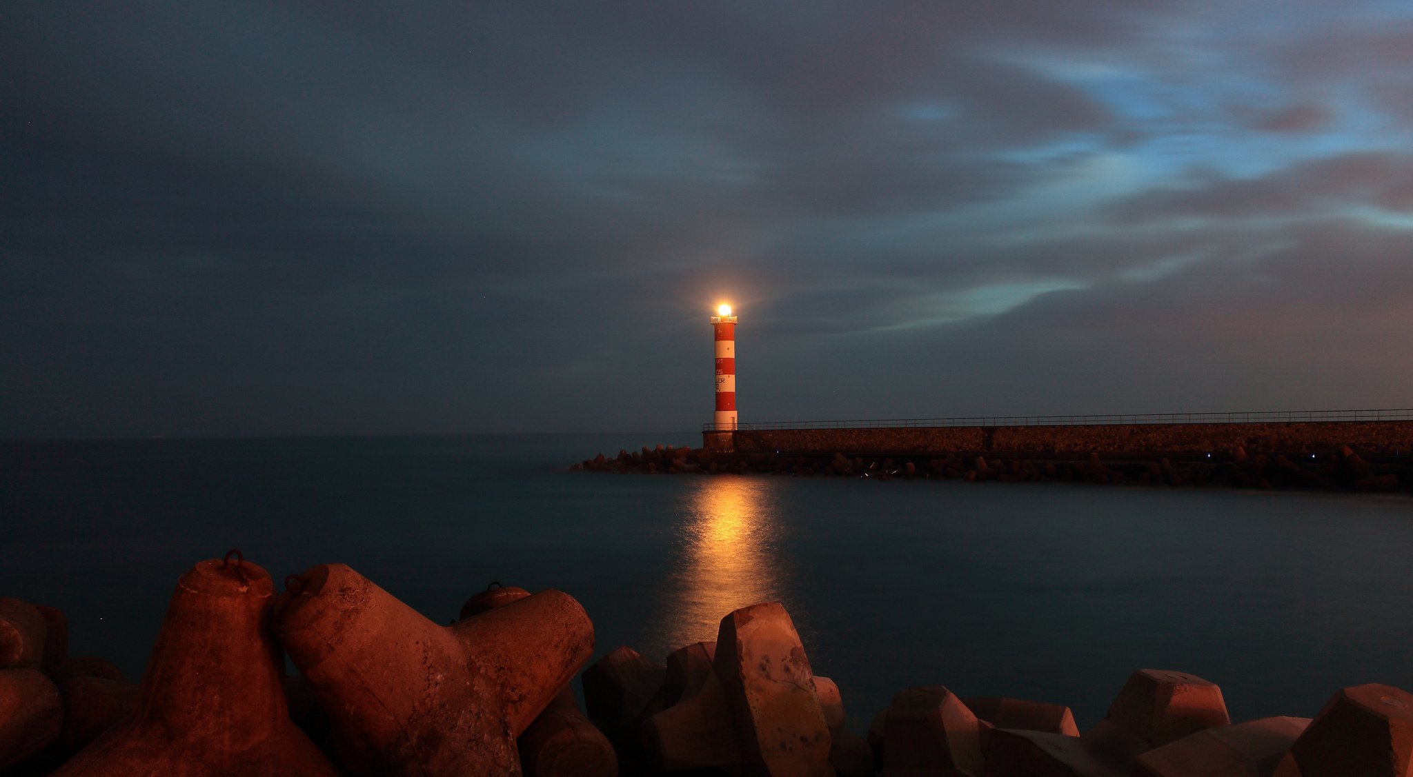 mare spiaggia molo faro crepuscolo