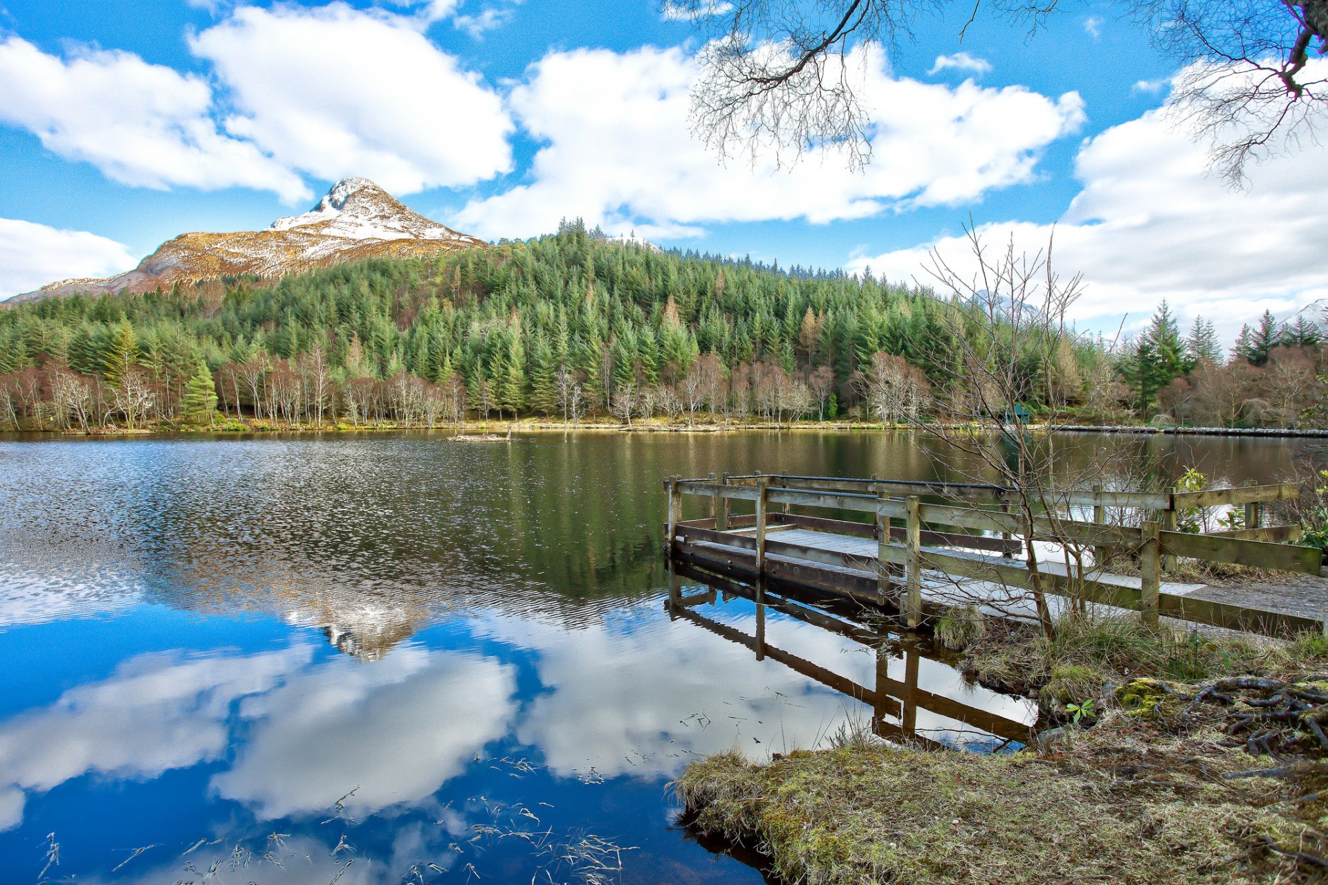 ciel nuages rivière réflexion montagne forêt