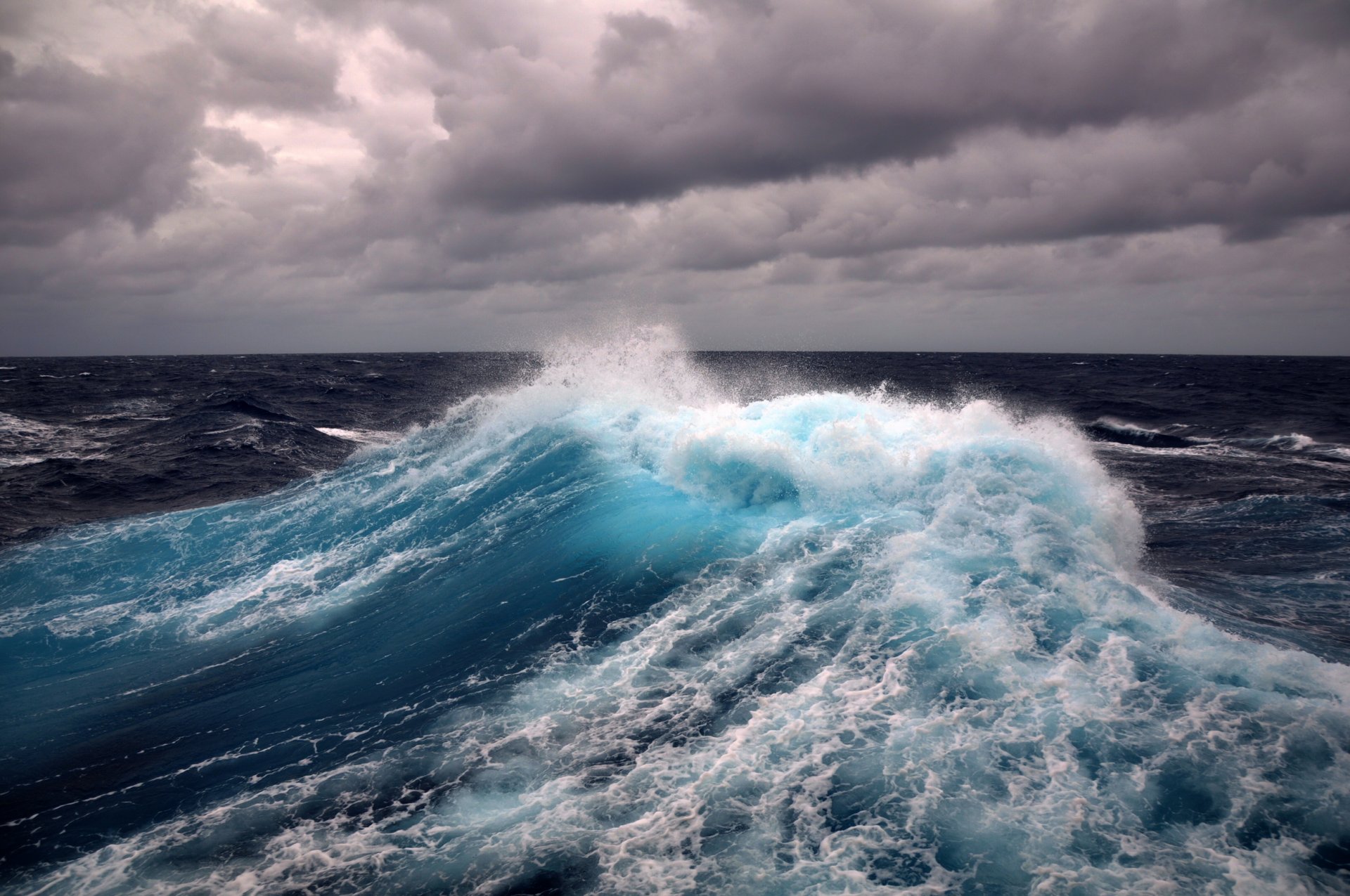 vent tempête eau vue surface