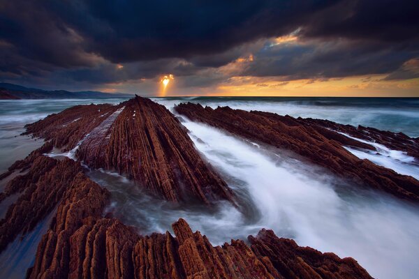 Océano Atlántico y rocas