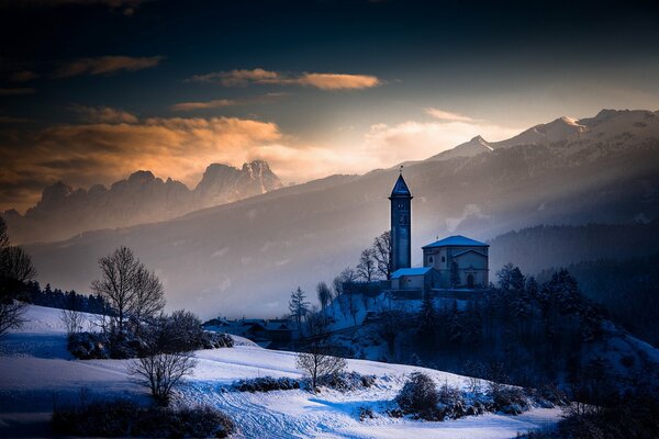 Vista de los picos nevados de Italia