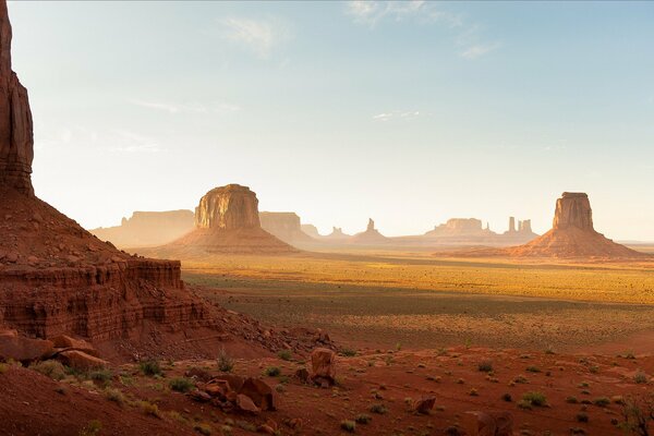 Paysage De L Arizona. Temps chaud dans les couleurs orange