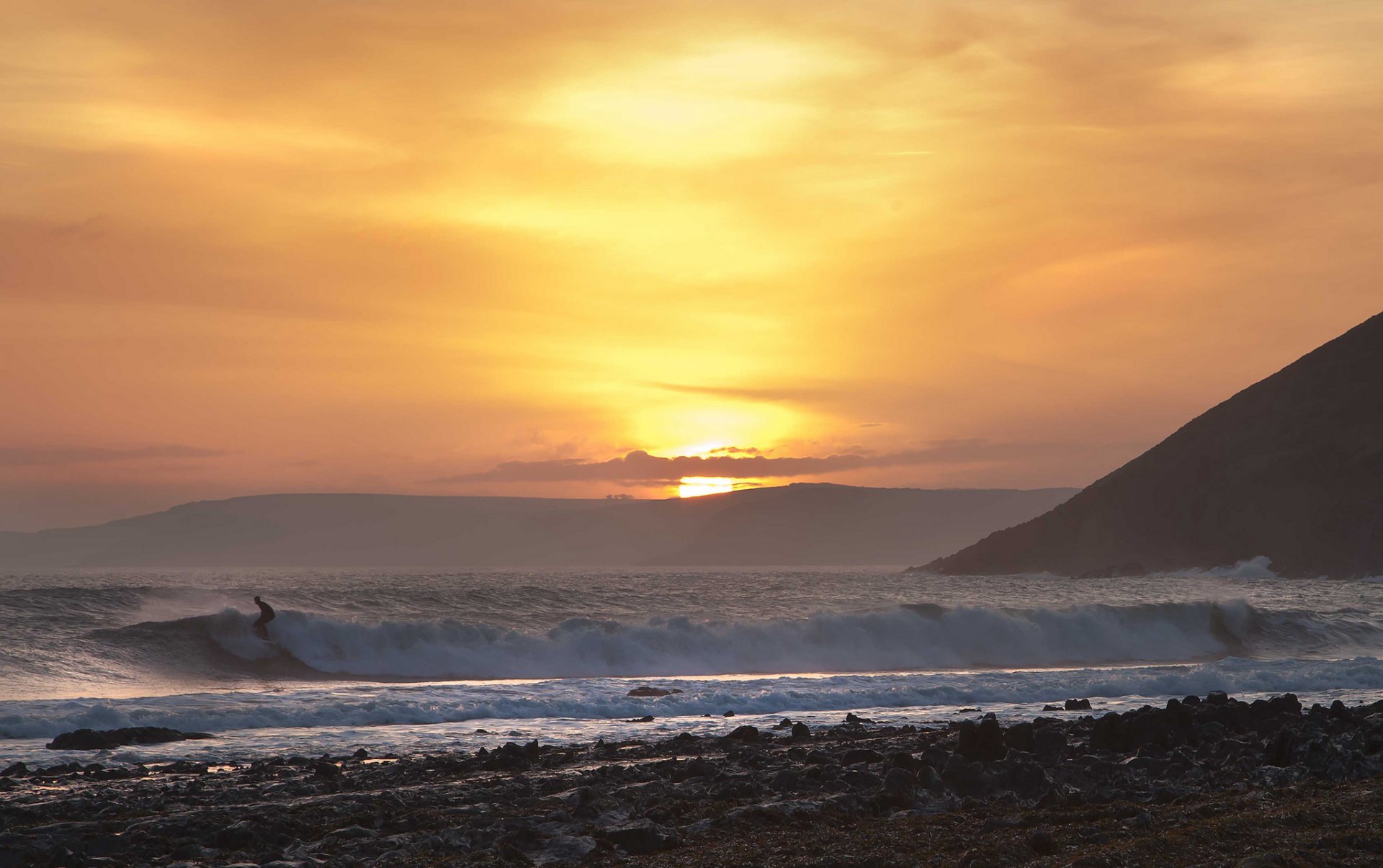 plage mer vagues coucher de soleil surf