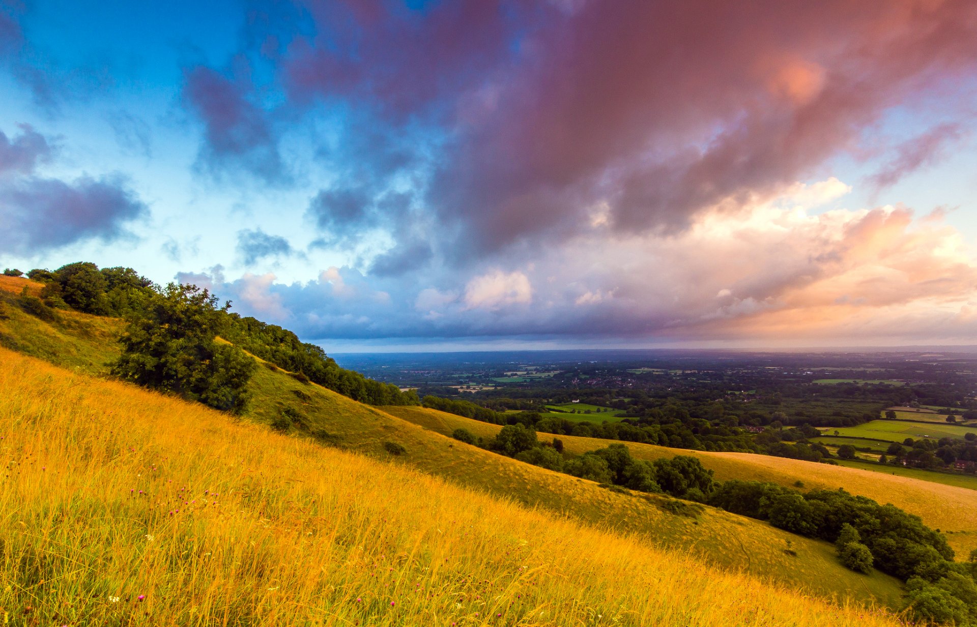 south downs plumpton angleterre royaume-uni south downs matin aube nuages champ herbe collines arbres paysage nature