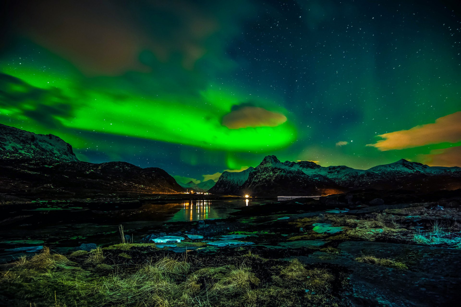 norvège îles lofoten hiver nuit aurores boréales