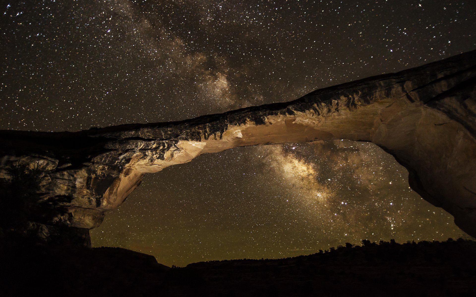 via lattea galassia stelle arco roccia notte