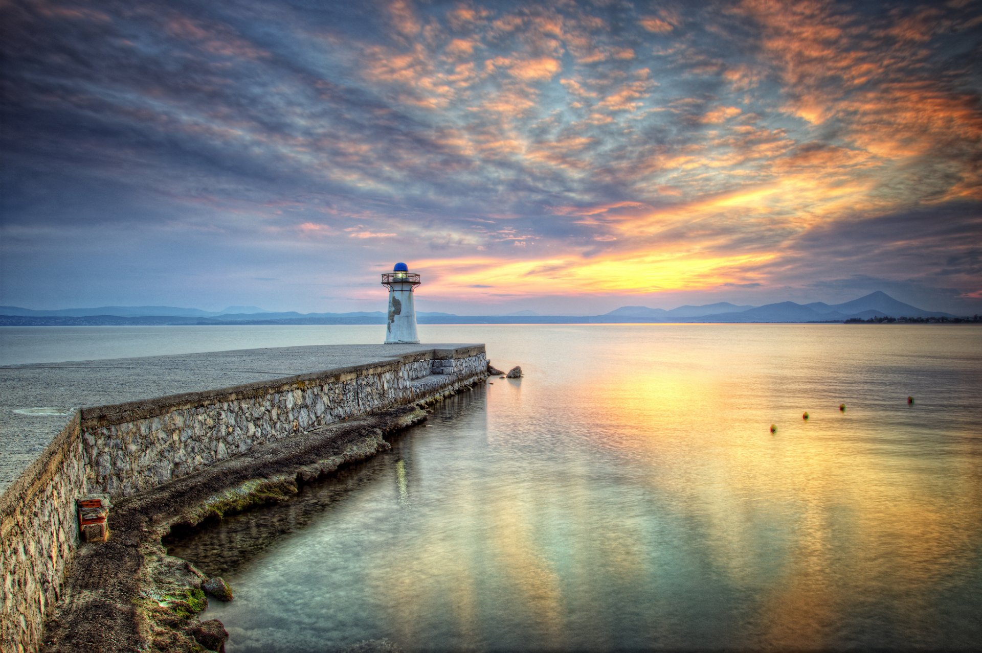 berge bucht pier leuchtturm sonnenuntergang