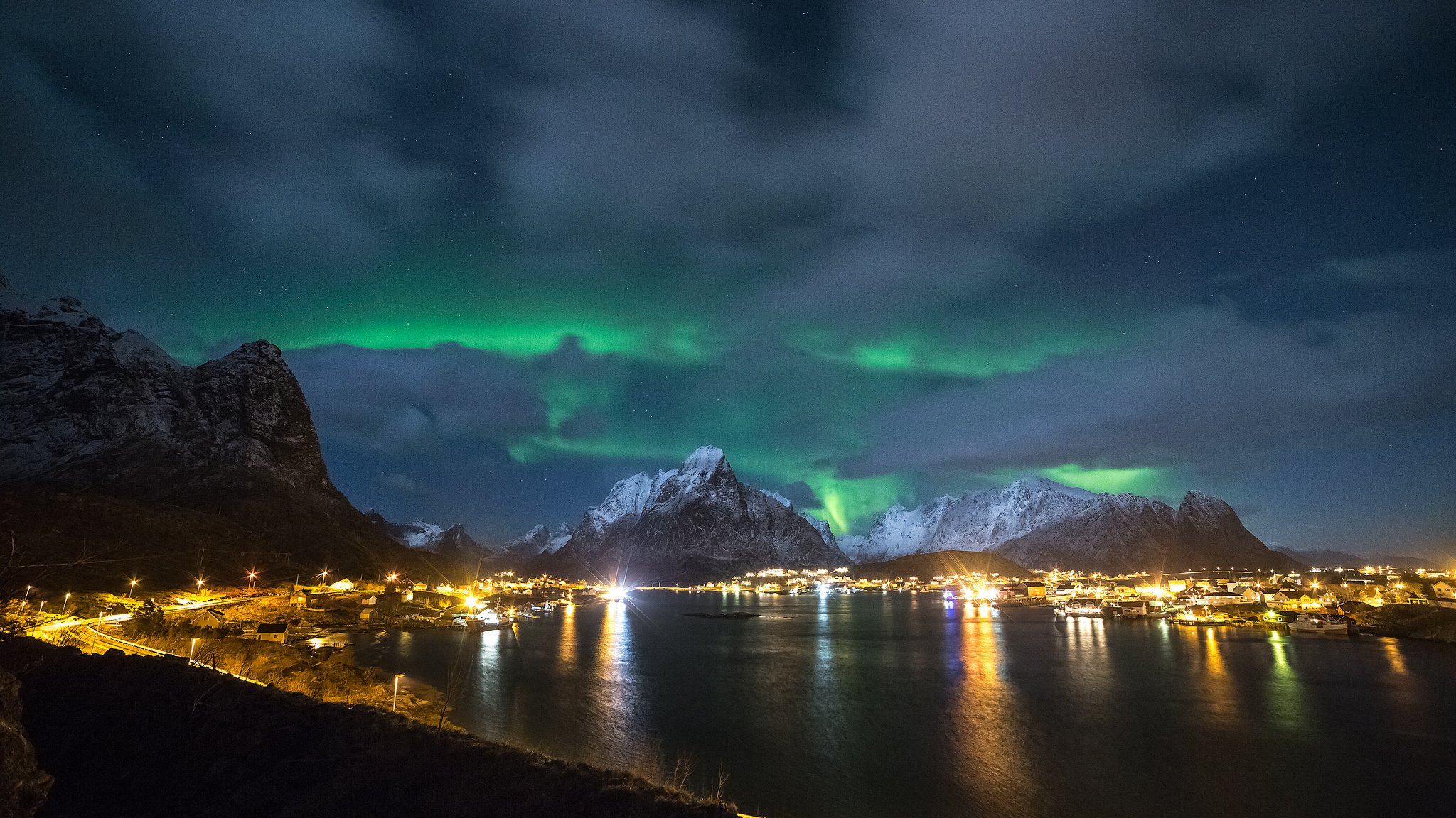 norvège îles lofoten nuit aurores boréales