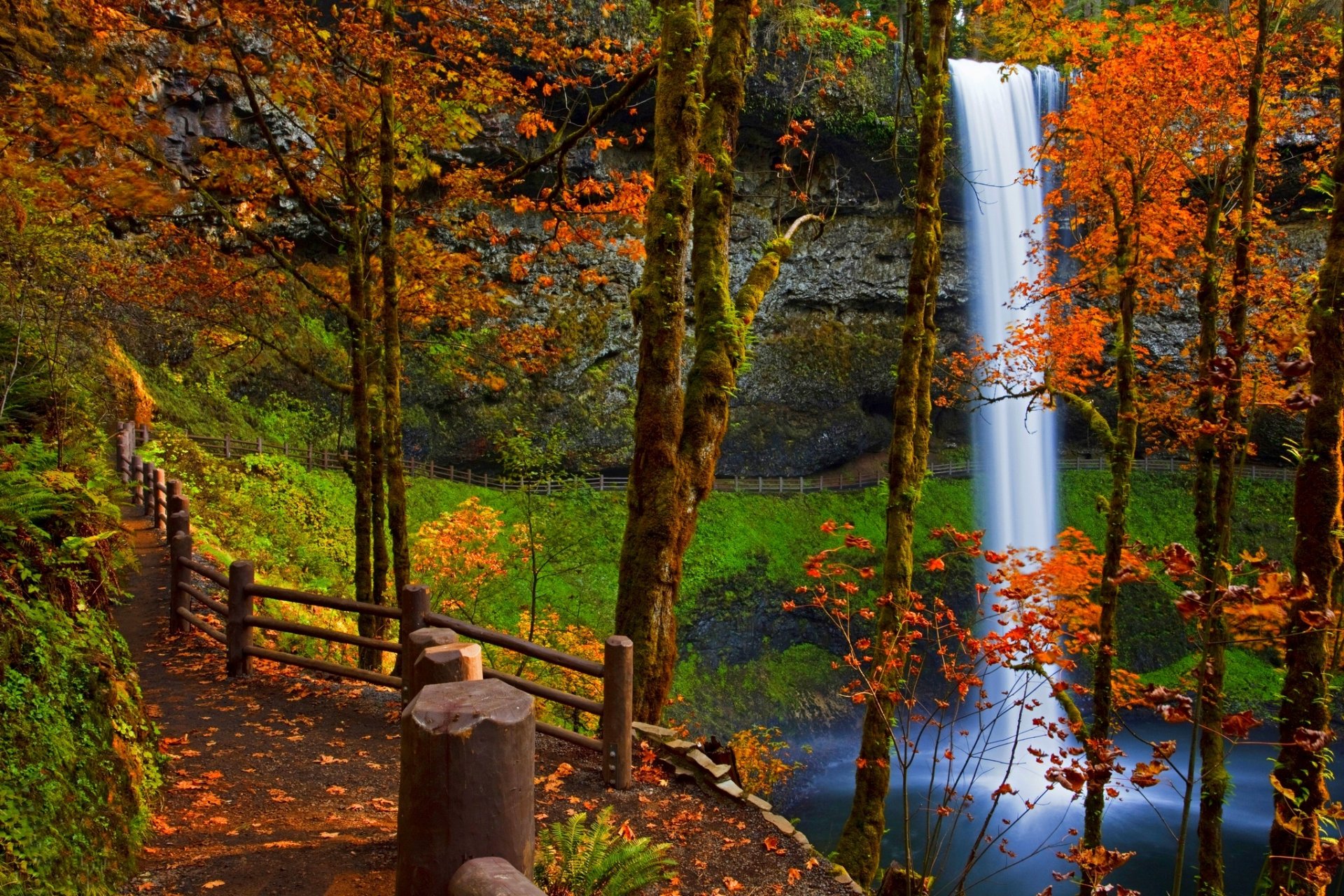 natur wald bäume blätter bunt straße herbst herbst farben zu fuß berg rock wasser fluss wasserfall berge felsen landschaft