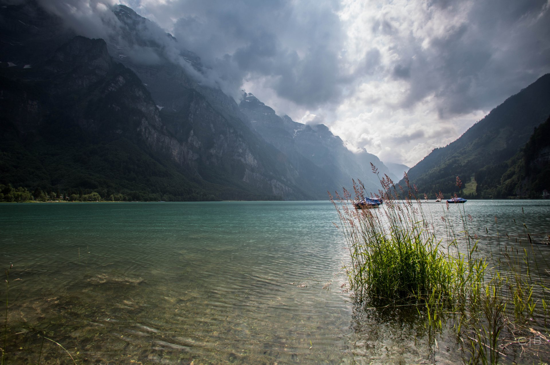 witzerland klöntalersee lake mountain cloud