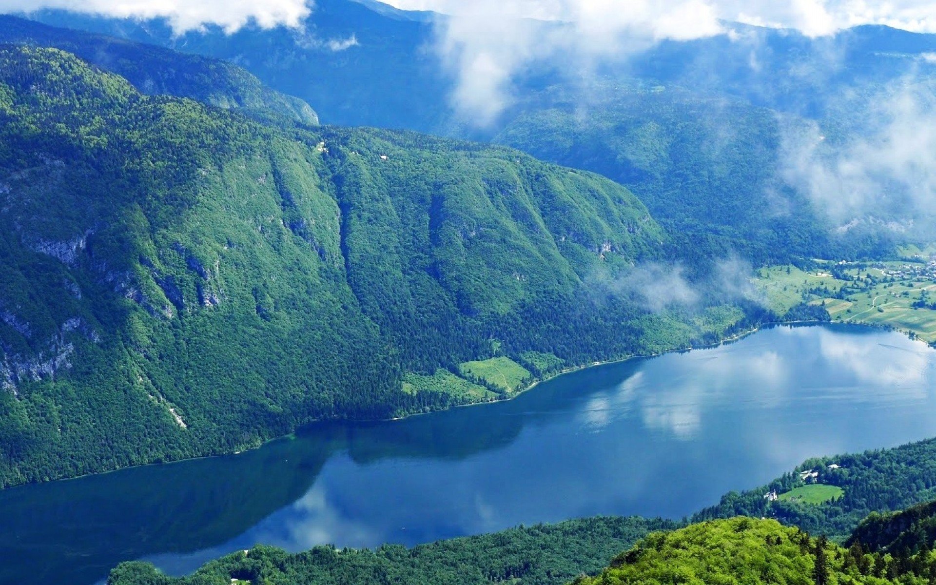 słowenia góry las jezioro niebo chmury natura zdjęcia