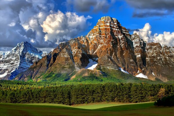 The contact of the sky and big mountains