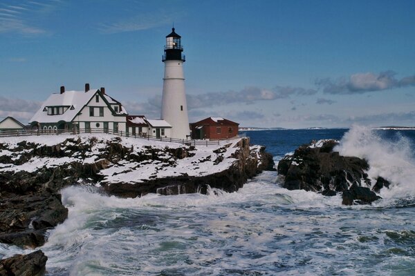 Faro bianco durante il surf