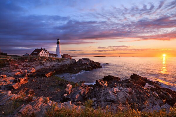 Lever du soleil a Portland, phare