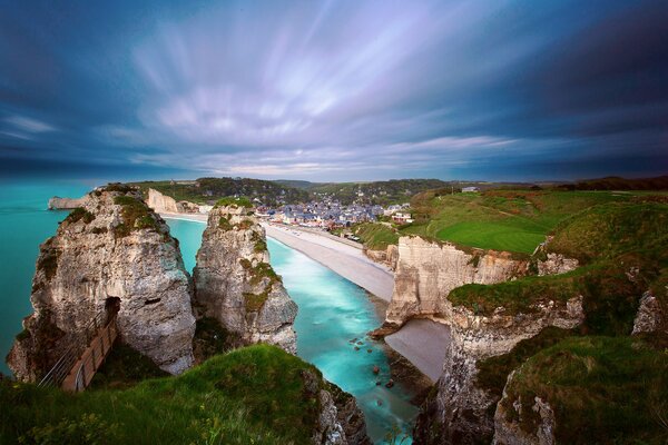 Fantástico paisaje de playa en Normandía