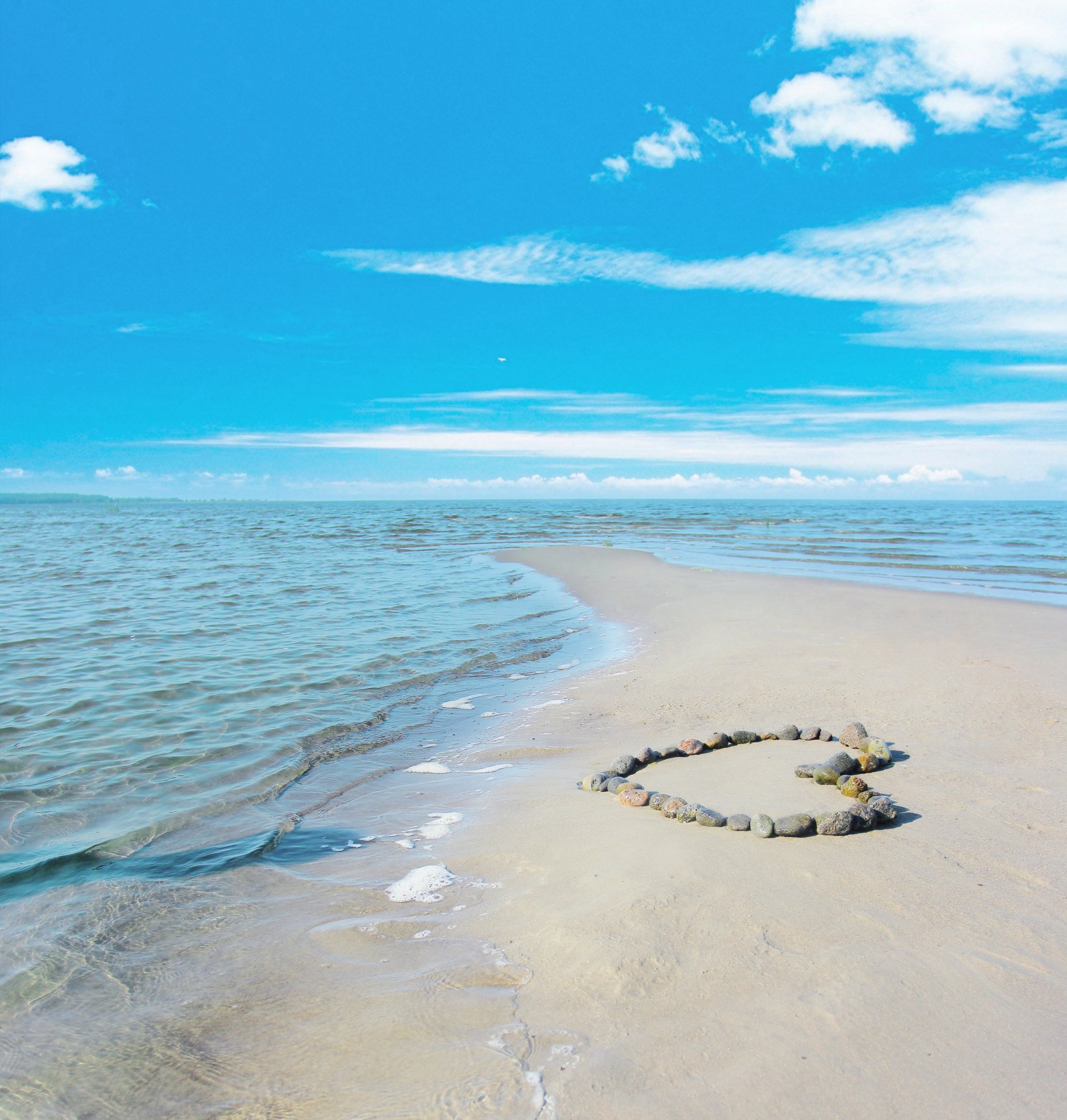 meer himmel herz herz liebe romantik sonne wasser sand steine wolken landschaft wellen schönheit ufer strand